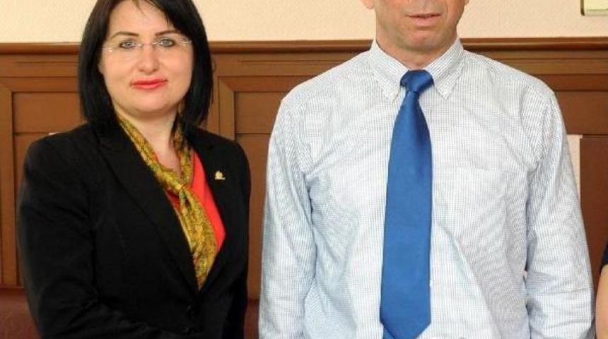 Akciğer Nakli &Ouml;nerilen Hastayı Ila&ccedil;la Tedavi Etti