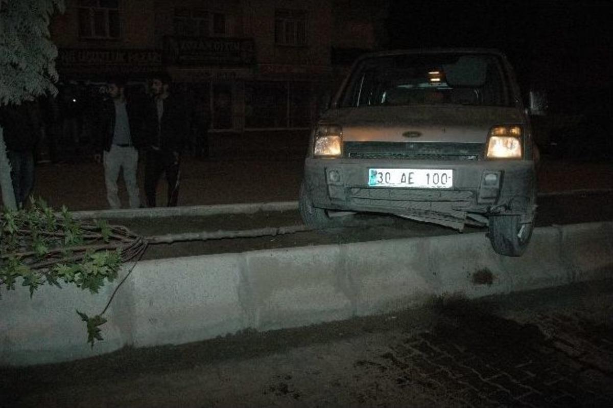 Hakkari&rsquo;de Trafik Kazası; 1 Yaralı