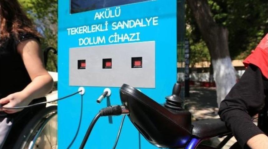B&uuml;y&uuml;kşehir&rsquo;den Bedensel Engellilere Ak&uuml;l&uuml; Şarj İstasyonları