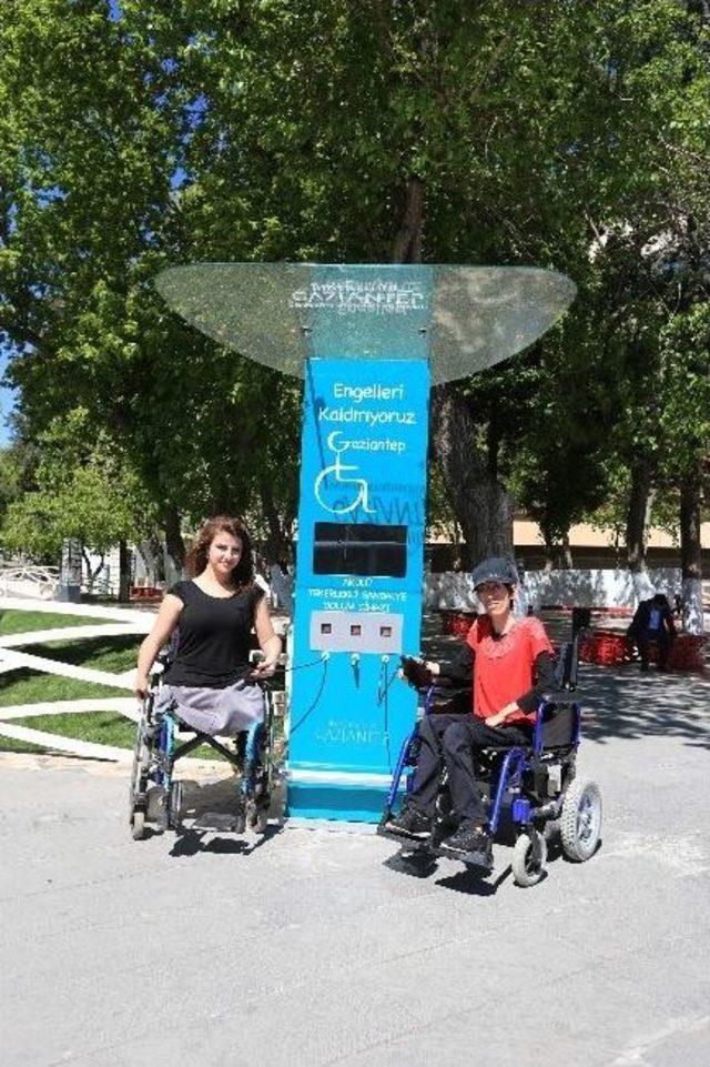 B&uuml;y&uuml;kşehir&rsquo;den Bedensel Engellilere Ak&uuml;l&uuml; Şarj İstasyonları 1