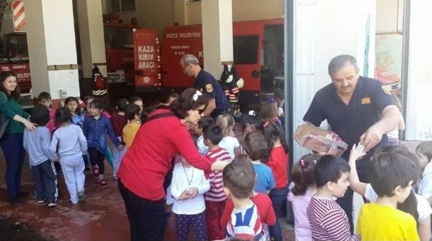Minik &Ouml;ğrenciler İtfaiyeyi Gezdi