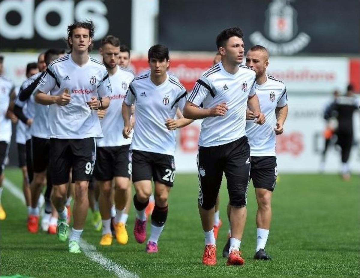 Beşiktaş, Gaziantepspor Ma&ccedil;ı Hazırlıklarını S&uuml;rd&uuml;r&uuml;yor