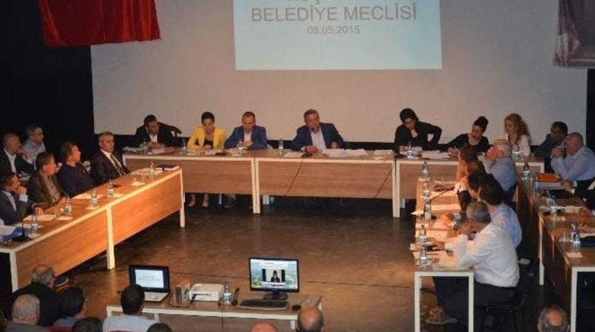Kuşadası Belediye Meclisi Mezarlığı G&ouml;r&uuml;şt&uuml;