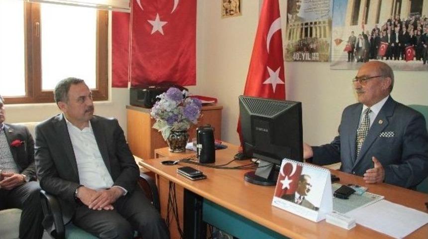 Ak Parti Milletvekili Adayı Hasan Sert, Emeklileri Ziyaret Etti