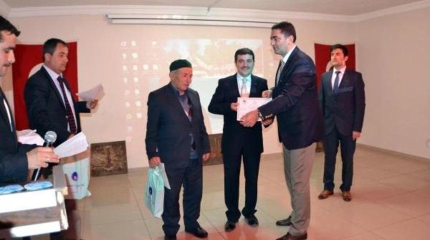 Ahlat'ta Osmanlıca Eğitimi Alan 143 Kursiyere Sertifikaları Verildi