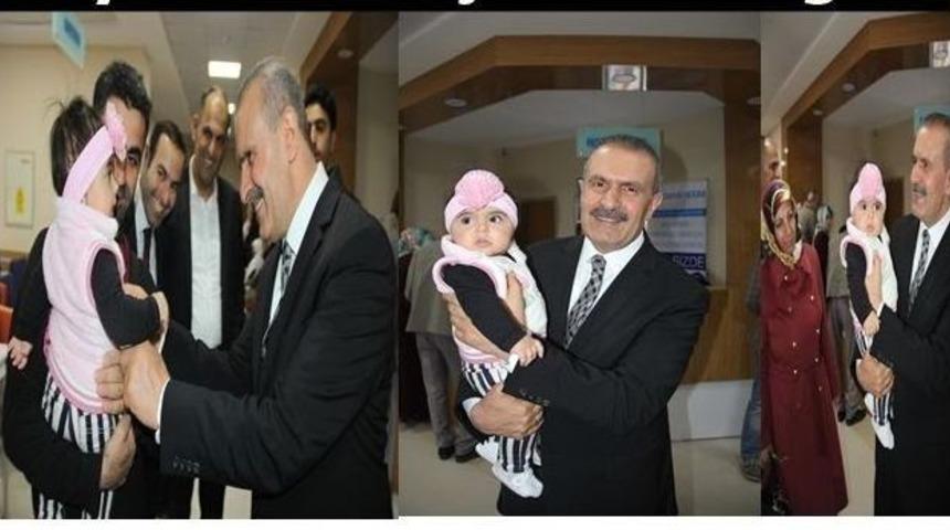 Ak Parti Van Milletvekili Burhan Kayat&uuml;rk&rsquo;&uuml;n &Ccedil;ocuk Sevgisi