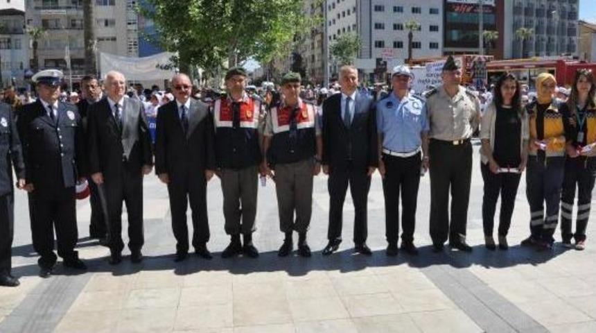 Emniyet Kemerinin &Ouml;nemi Sim&uuml;lat&ouml;rle Anlatıldı