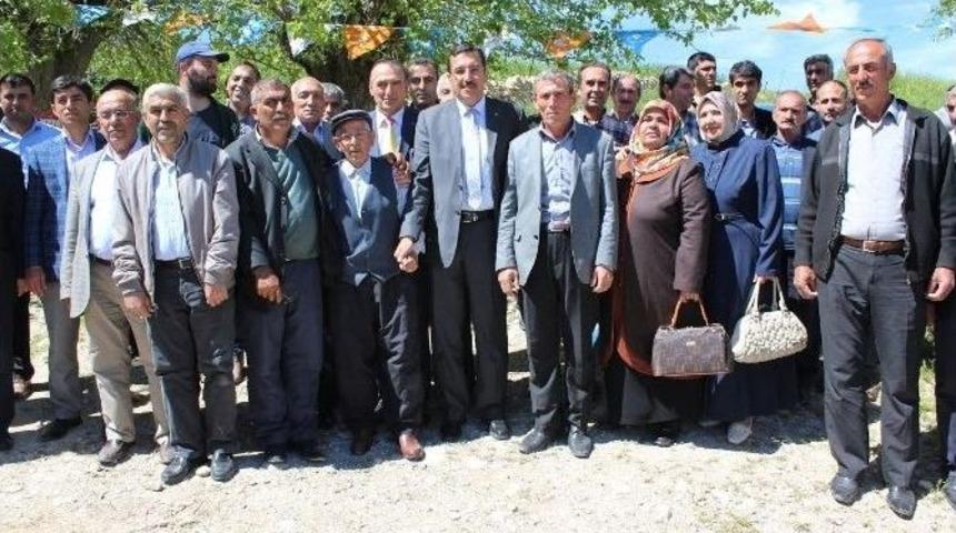 T&uuml;fenk&ccedil;i Ak&ccedil;adağlılarla Bir Araya Geldi