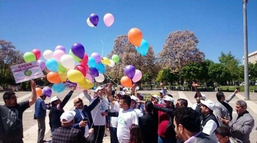 Gaziantepli &Ccedil;i&ccedil;ekciler G&ouml;ky&uuml;z&uuml;ne &Ccedil;i&ccedil;ek G&ouml;nderdi