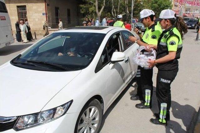 Polisin ’lokum Ye’ Uygulaması