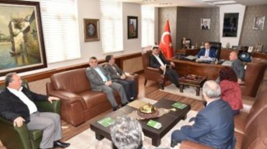 Kartepeli Muhtarlardan Başkan &Uuml;z&uuml;lmez&rsquo;e Tam Destek
