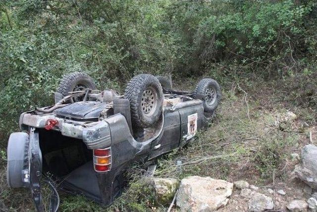 Devrilen Off- Road Aracınıda Bulunan İki Kişi Yaralandı