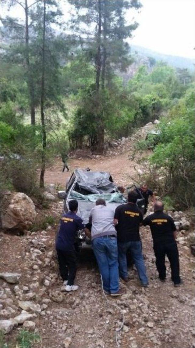 Devrilen Off- Road Aracınıda Bulunan İki Kişi Yaralandı