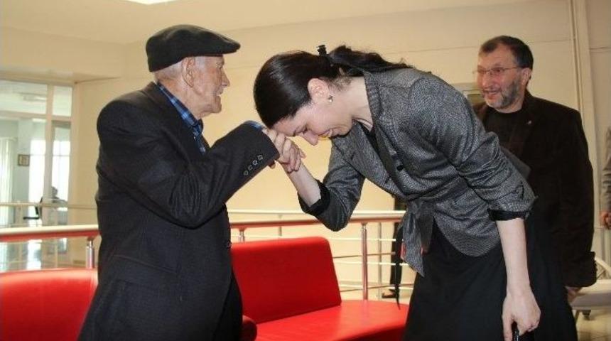 &Ccedil;iğdem Karaaslan&rsquo;dan Yeni Anayasa Vurgusu