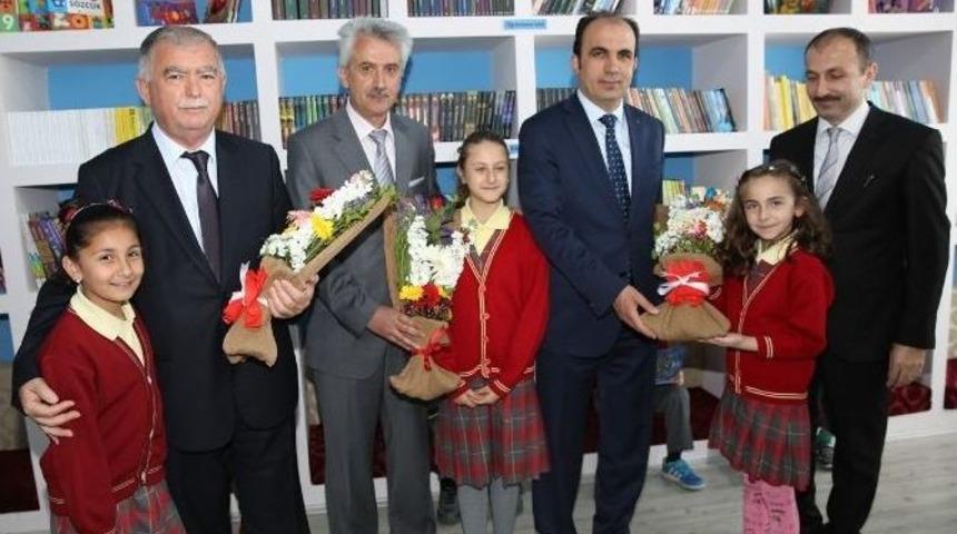 Sel&ccedil;uklu&rsquo;da Eğitime Destek S&uuml;r&uuml;yor