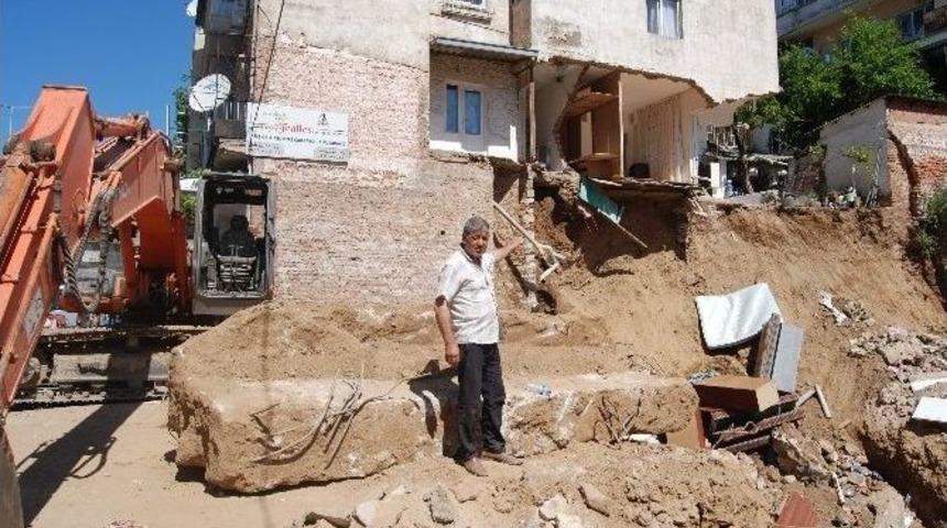 Yanlış Hamle Evin Bir Odasını Eksiltti