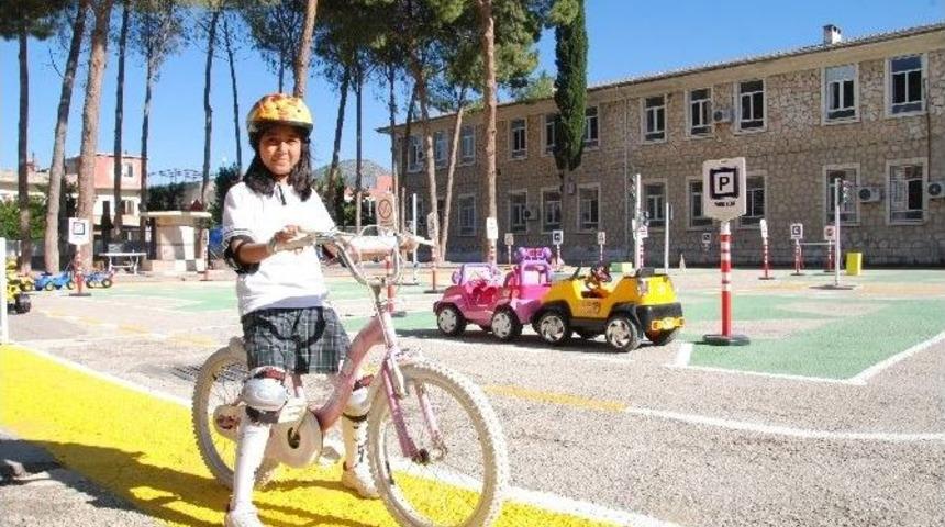 Silifke&rsquo;de Trafik Haftası Kutlanıyor