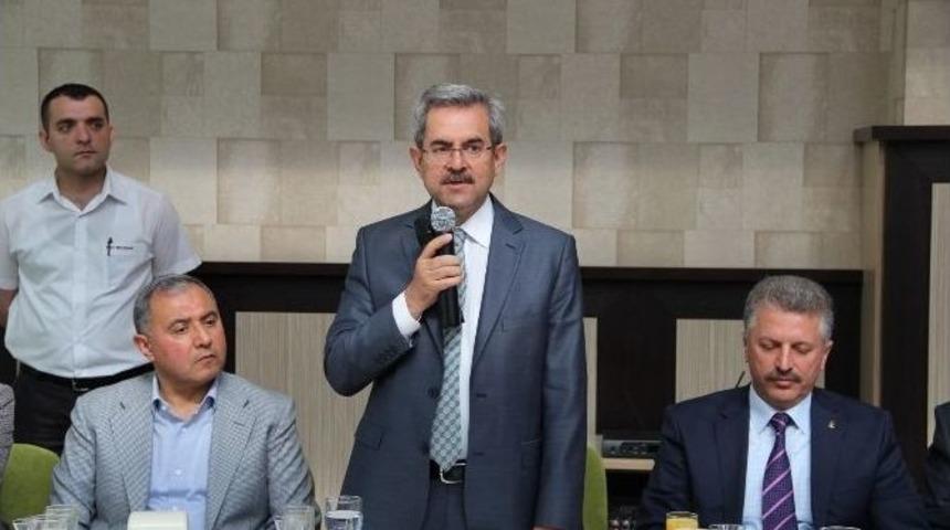 &Uuml;n&uuml;var, Sanayicilerle Buluştu