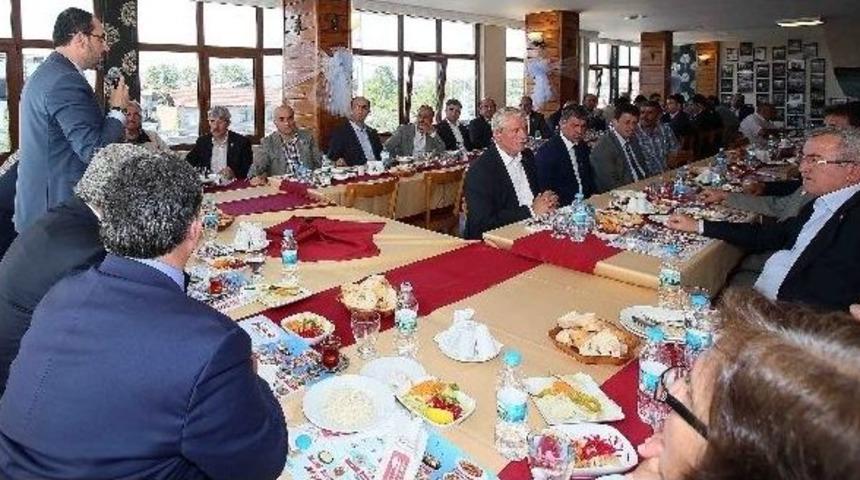 Karaosmanoğlu, Başiskele Muhtarları İle Buluştu