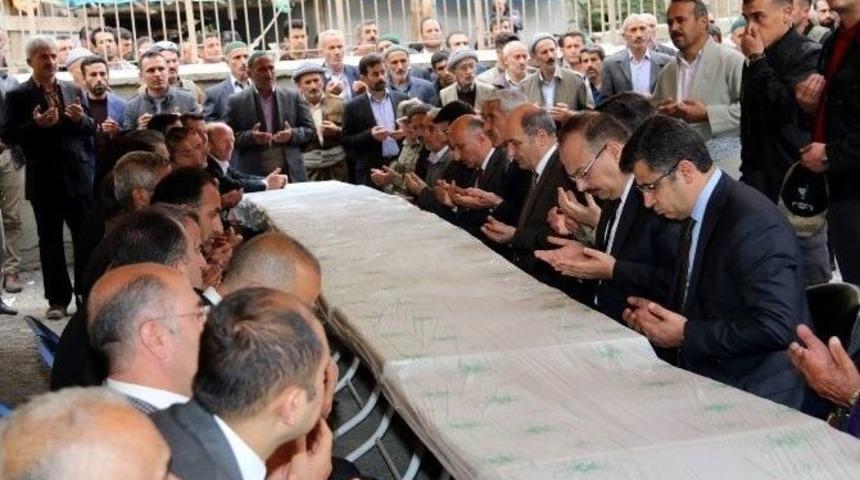 Vali Canbolat&rsquo;tan Taziye Ziyareti