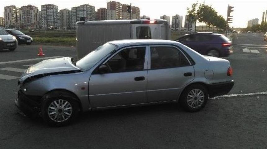 Işık İhlali Kazaya Sebep Oldu: 2 Yaralı