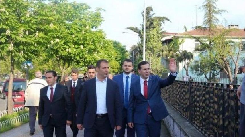 Ak Parti Milletvekili Adayı Salih Cora Se&ccedil;im Gezilerini S&uuml;rd&uuml;r&uuml;yor