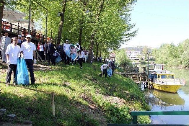 Protokol, Vatandaş El Ele Çöp Topladı