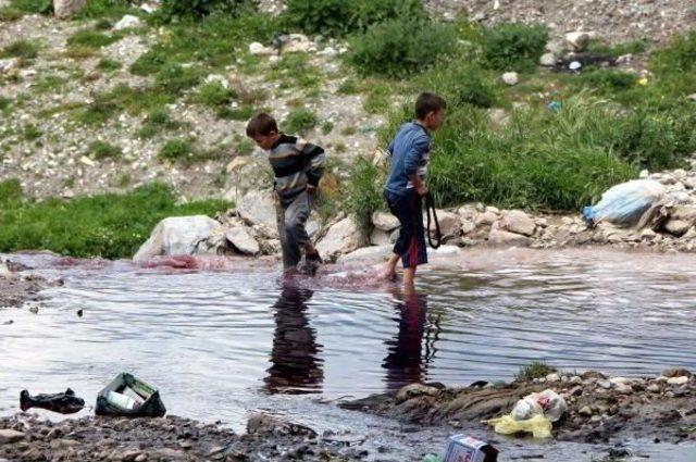 Atıklar, Aksu Çayı'nın Rengini Değiştirdi