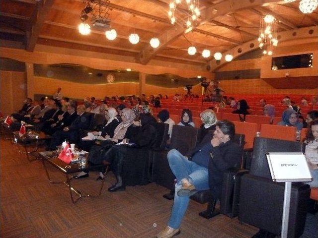 Üsküdar Üniversitesi’nde “postkolonyalizm” Konferansı