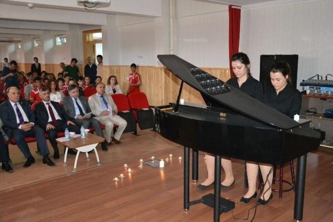 G&uuml;zel Sanatlar Lisesi &Ouml;ğrencilerinden Piyano Dinletisi