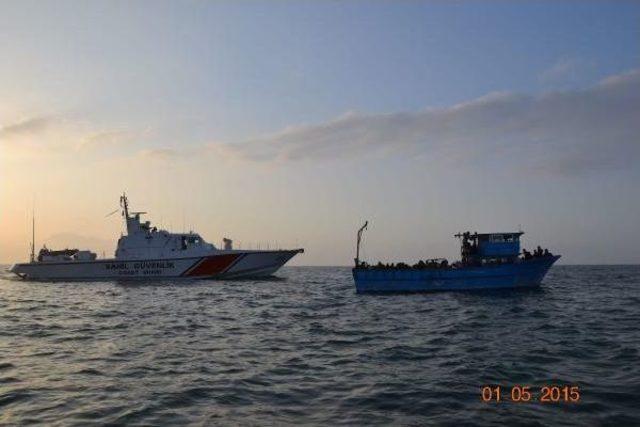 'alo-158 Sahil Güvenlik İhbar Hattı'nı Aradı, 174 Kişinin Hayatını Kurtardı