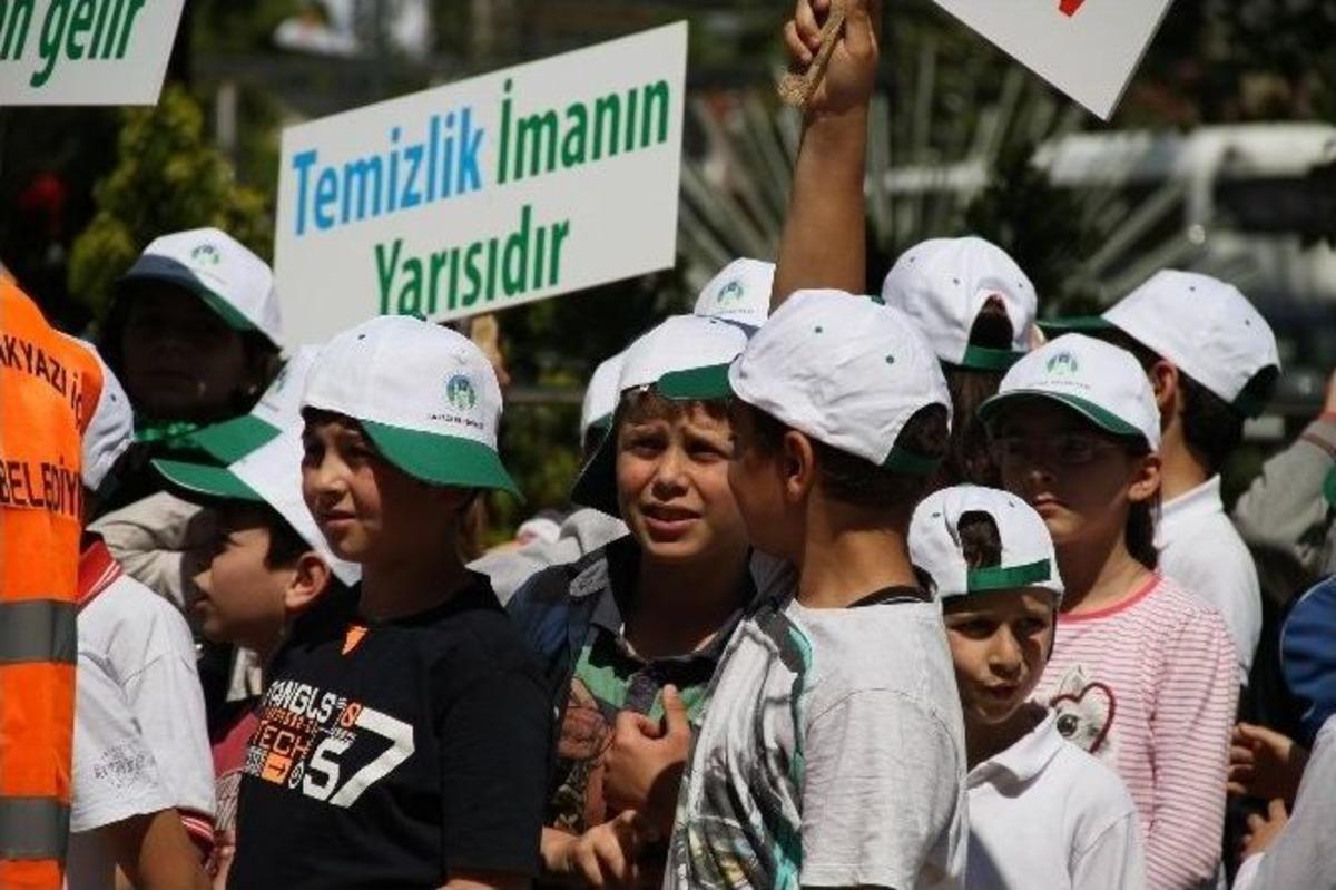 Akyazı&rsquo;da Temiz &Ccedil;evrem Y&uuml;r&uuml;y&uuml;ş&uuml; Yapıldı