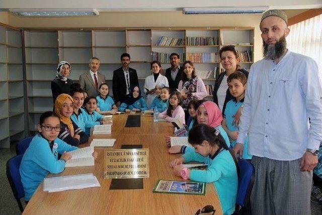 Eczacılık Fak&uuml;ltesi&rsquo;nden İmam Hatip&rsquo;e Kitap Yardımı 2