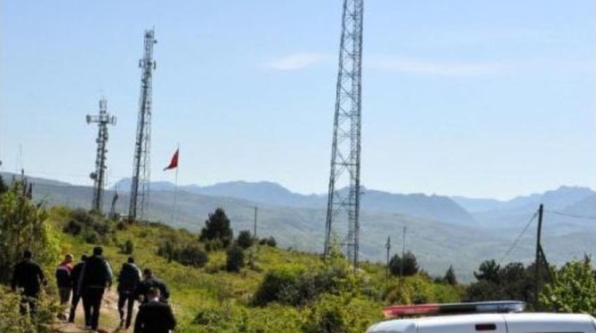 Baz Istasyonu Direğinde Intihara Kalkıştı, Talebi Karşılandı