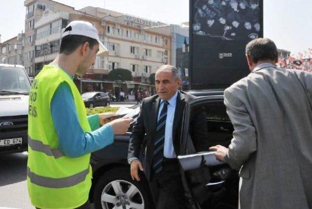 Otistik Çocuklar Trafik Polisi Oldu, Valinin Makam Aracını Durdurdu