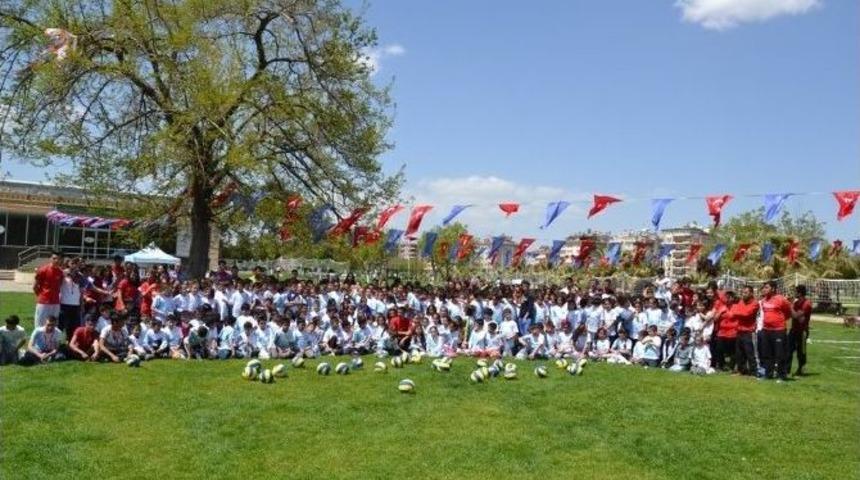 B&uuml;y&uuml;kşehir &Ccedil;ocuklarla Spor Şenlikleri D&uuml;zenliyor