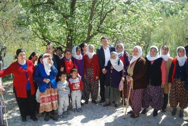 Ağbaba, Bir Günde 16 Mahalleyi Ziyaret Etti