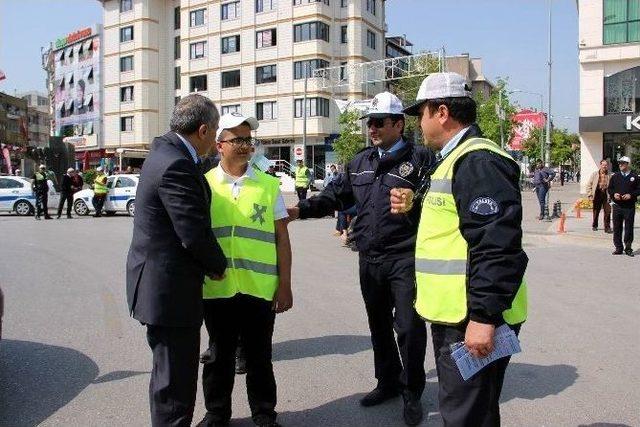 Otistik Çocuklardan Vali Cebiroğlu’na 