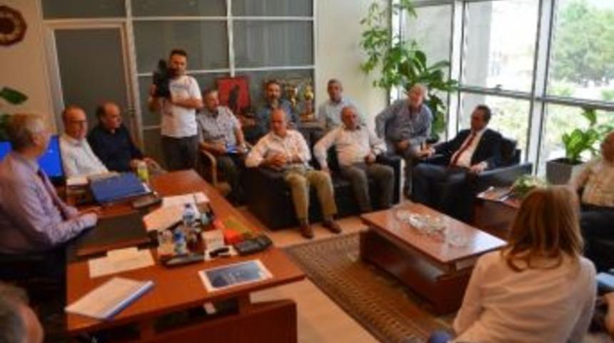 Chp&rsquo;li Tezcan, S&ouml;kelilerle Buluştu