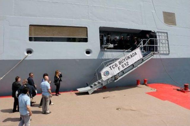 Hayalet Gemi "tcg Büyükada" Idef Fuarında 1