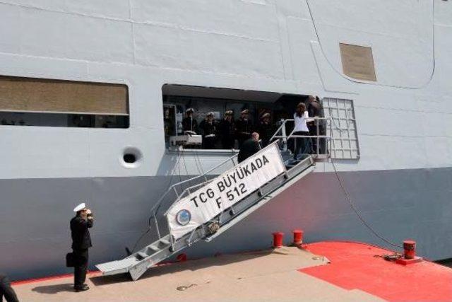 Hayalet Gemi "tcg Büyükada" Idef Fuarında 2