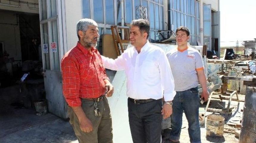 Fırat, Kapı Kapı Geziyor