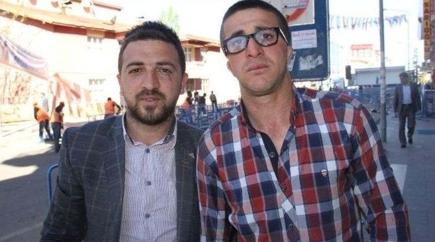 Başbakan&rsquo;a Olan Sevgisini İşaret Diliyle Anlattı