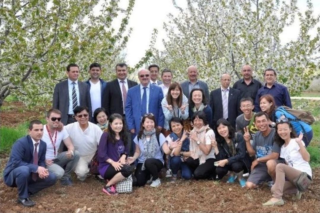 G&uuml;l&uuml;n Ardından Bu Kez Kiraz İ&ccedil;in İlk Kafile Geldi