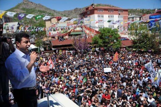 Demirtaş: Lahey Adalet Divanı'nda Yargılanabilme Ihtimalleri Çıktı