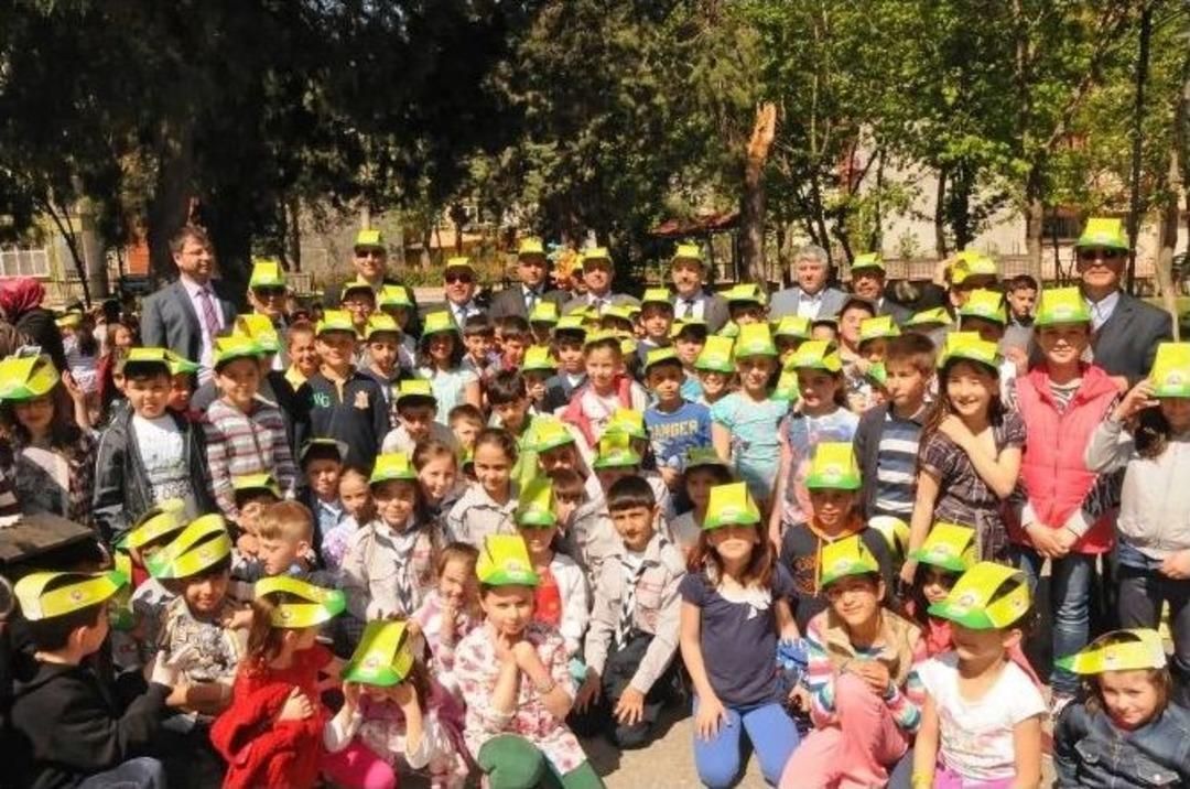 &Ouml;ğrencilerden Temiz &Ccedil;evre Kampanyasına Destek