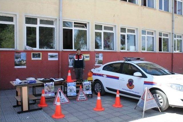 Öğrencilere ‘jandarma’ Anlatıldı