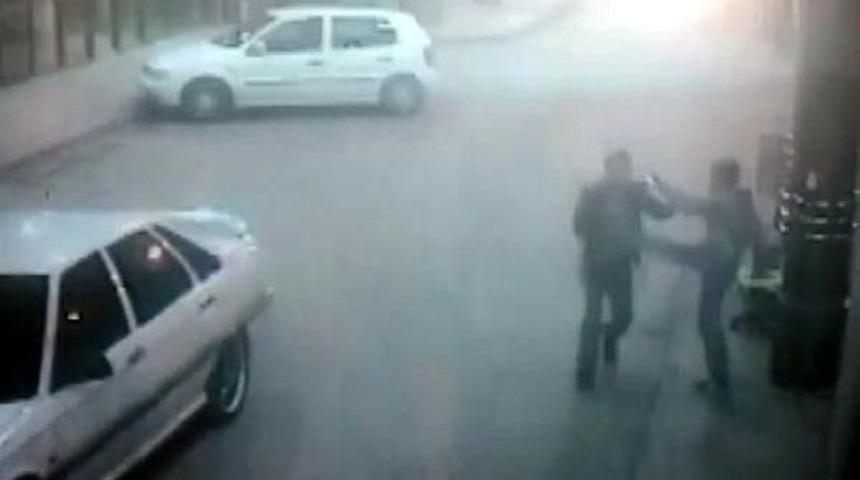 Galatasaray Tezah&uuml;ratı Yapan 2 Kardeş Bı&ccedil;aklandı