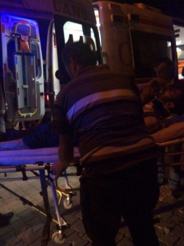 Sakarya&rsquo;da Bı&ccedil;aklı Kavga: 2 Yaralı 3