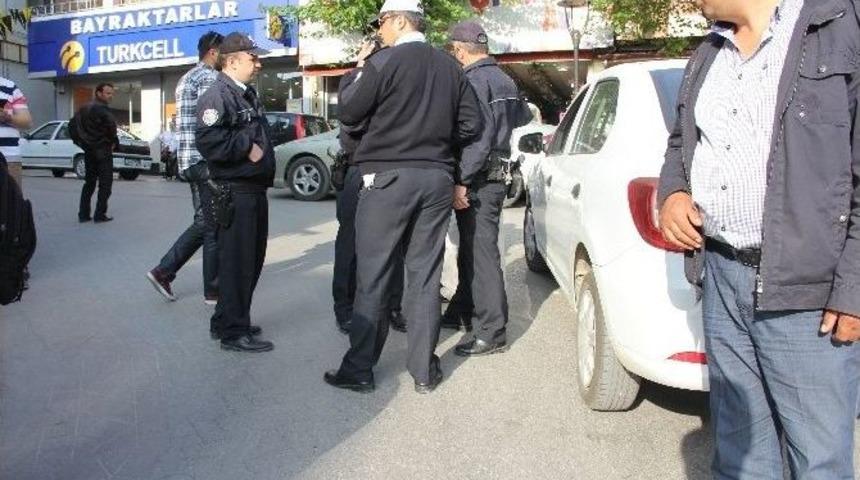 Otomobilin &Ccedil;arptığı Anne Ve &Ccedil;ocuk Yaralandı